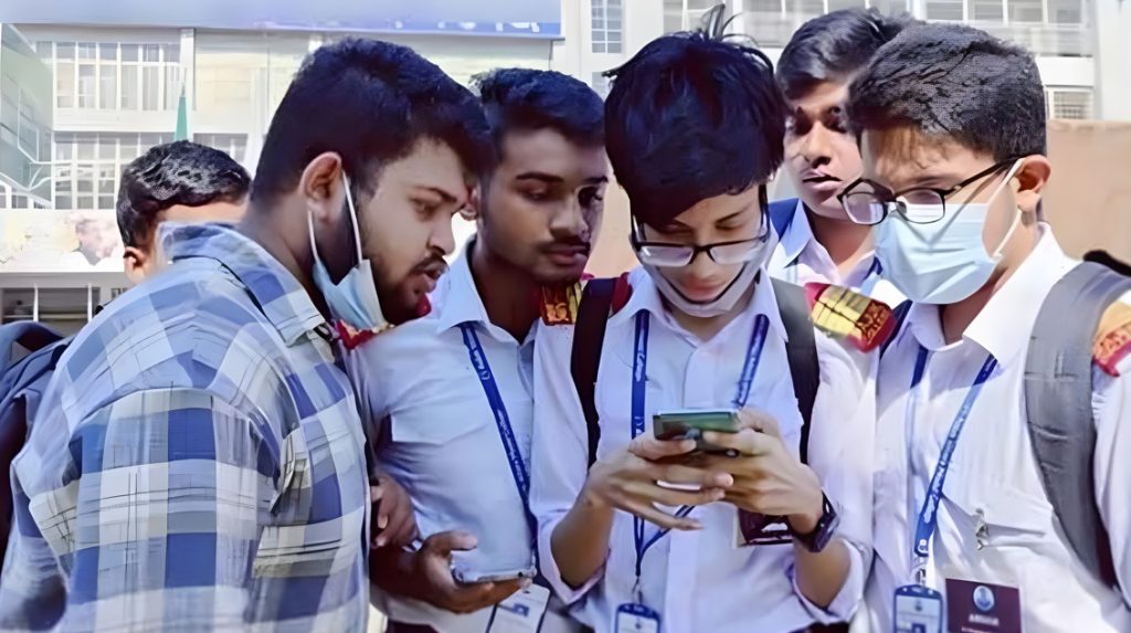 সকাল ১০টায় প্রকাশ হবে এইচএসসি ও সমমানের ফলাফল, দেখবেন যেভাবে