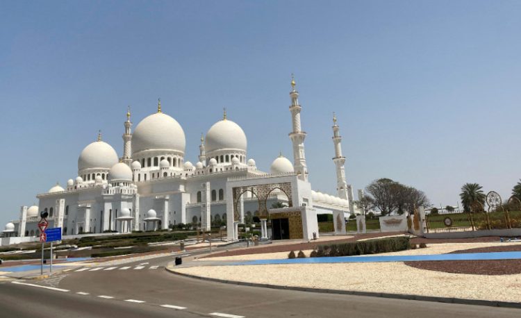 আমিরাতে প্রত্যেক মসজিদে বৃষ্টির জন্য ‘সালাতুল ইসতিসকা’ পড়ার নির্দেশ