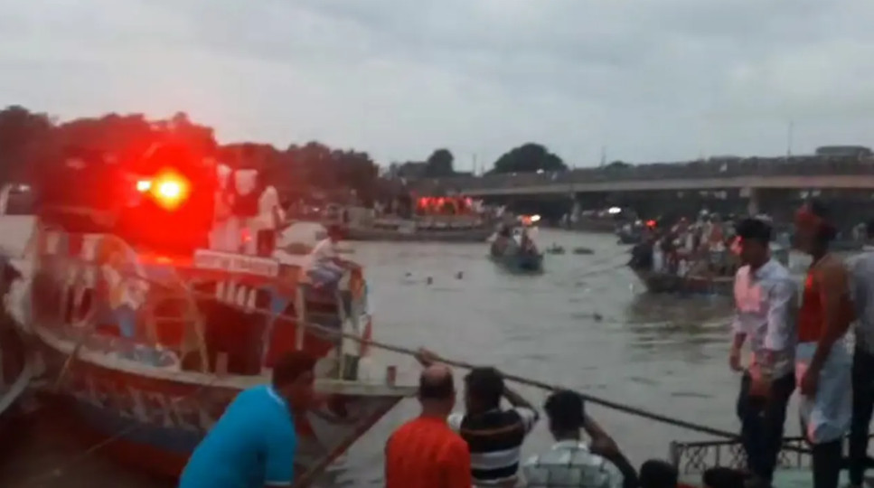 প্রতিমা বিসর্জনের সময় নৌকাডুবি, ২ শিশু নিখোঁজ