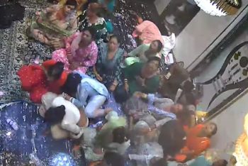 পুলিশের আচরণে ক্ষুব্ধ হয়ে ভারতে একসঙ্গে ২৪ জনের বিষপান