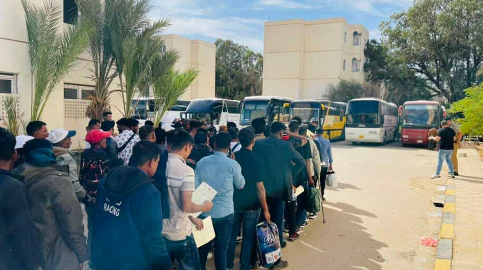 লিবিয়া থেকে দেশে ফিরেছেন ৩০৯ বাংলাদেশি