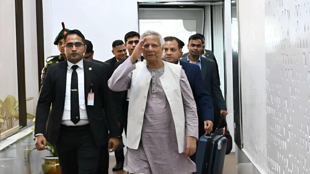 দেশে ফিরেছেন প্রধান উপদেষ্টা