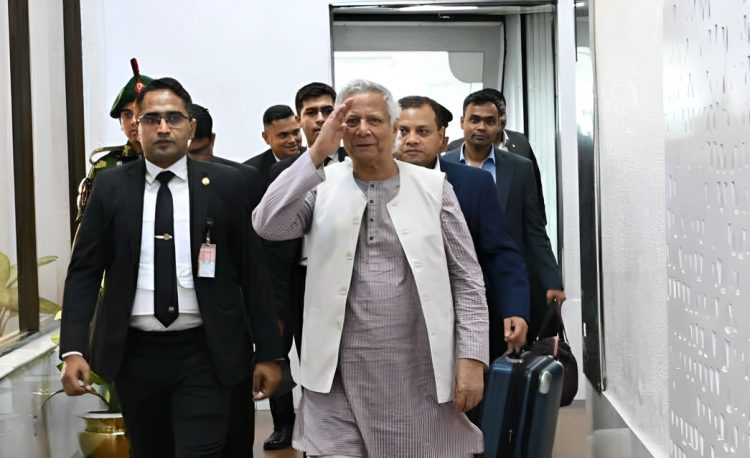 দেশে ফিরেছেন প্রধান উপদেষ্টা