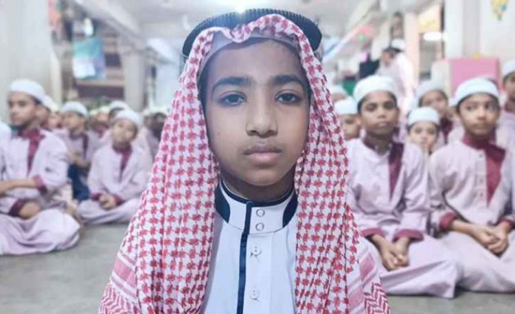 ৬ মাসে হাফেজ হলেন ৯ বছর বয়সী মুহাম্মাদ হাসান