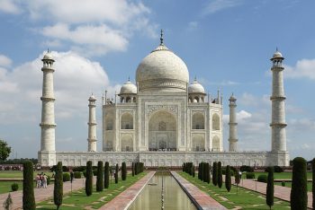 দিল্লিতে ভয়াবহ বোমা বিস্ফোরণ; এবার তাজমহল ঘিরে সর্বোচ্চ সতর্কতা জারি