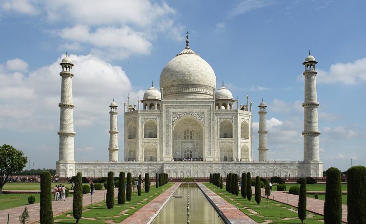 দিল্লিতে ভয়াবহ বোমা বিস্ফোরণ; এবার তাজমহল ঘিরে সর্বোচ্চ সতর্কতা জারি