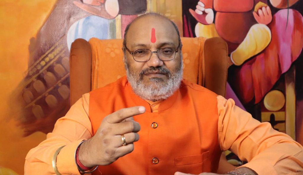 দারুল উলূম দেওবন্দসহ ৪ প্রতিষ্ঠানে গোলাবর্ষণের হুমকি হিন্দুদের ধর্মীয় নেতার