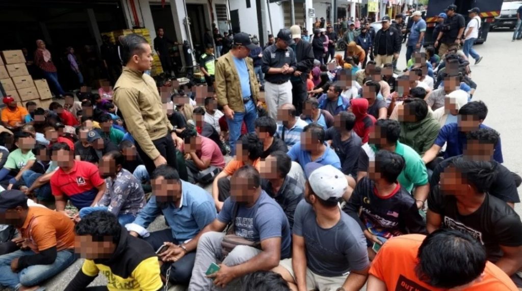 মালয়েশিয়ায় ১৭৪ বাংলাদেশি আটক