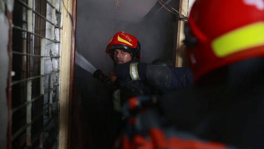 বাংলাদেশ মেডিকেল বিশ্ববিদ্যালয়ে আগুন; নিয়ন্ত্রণে ৭ ইউনিট