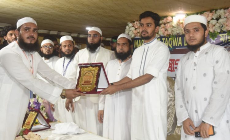 আমরা মাদরাসার ছাত্র, আলেম-উলামাদের পাশে আছি : উপদেষ্টা আসিফ মাহমুদ