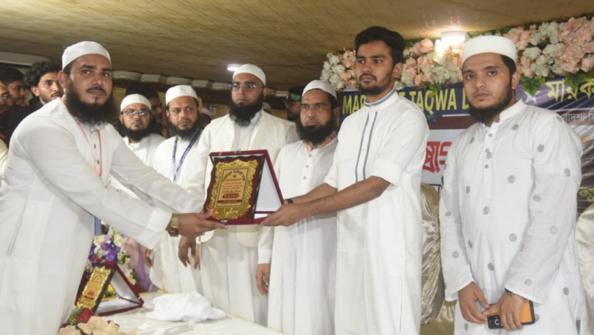 আমরা মাদরাসার ছাত্র, আলেম-উলামাদের পাশে আছি : উপদেষ্টা আসিফ মাহমুদ