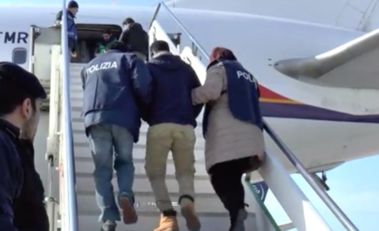 চলতি বছরে ১২০ বাংলাদেশিকে ফেরত পাঠিয়েছে ইতালি