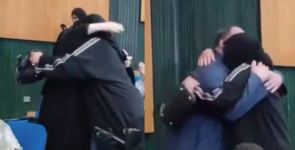 একসঙ্গে হজের লটারি জিতলেন ৩ ভাইবোন, আনন্দে লুটিয়ে পড়লেন সিজদায়