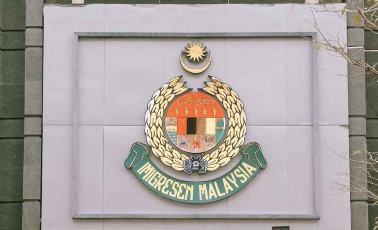 মালয়েশিয়ায় বিশেষ অভিযানে ১২ বাংলাদেশি আটক