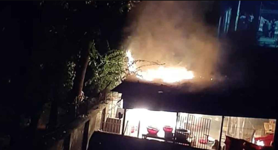 ঢাকা বিশ্ববিদ্যালয়ে আগুন 