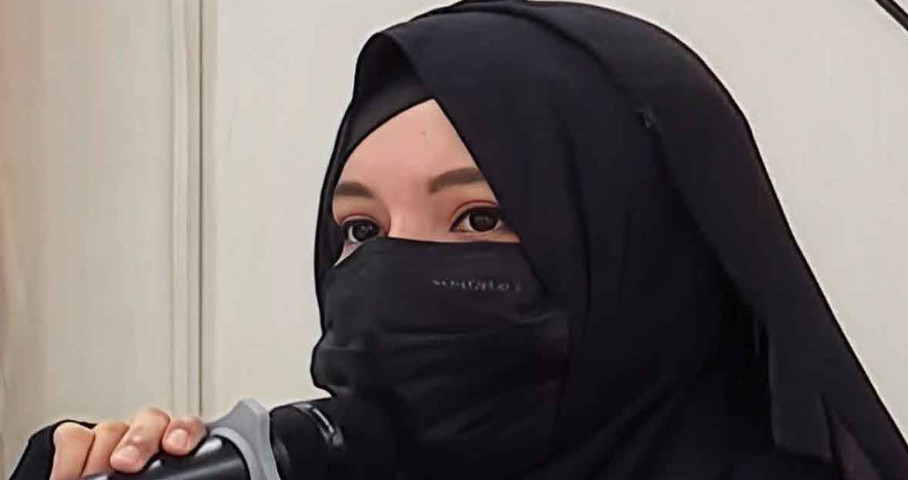 ‘আল্লাহর ওয়াস্তে আপনারা আমাকে নিয়ে নোংরামি করিয়েন না’