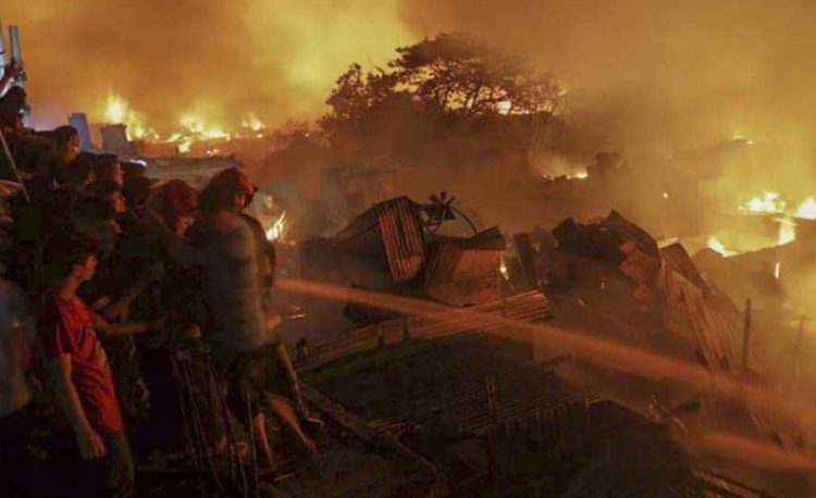 সাড়ে ৫ ঘণ্টা পর নিয়ন্ত্রণে কড়াইল বস্তির আগুন