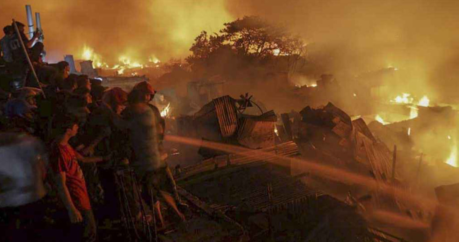 সাড়ে ৫ ঘণ্টা পর নিয়ন্ত্রণে কড়াইল বস্তির আগুন