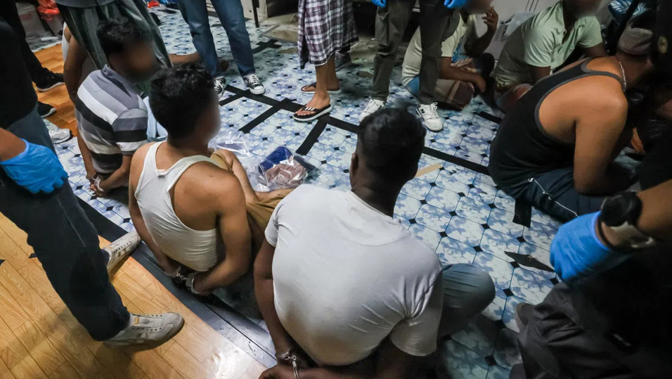 সিঙ্গাপুরে মাদকবিরোধী অভিযানে গ্রেপ্তার ১১ বাংলাদেশি