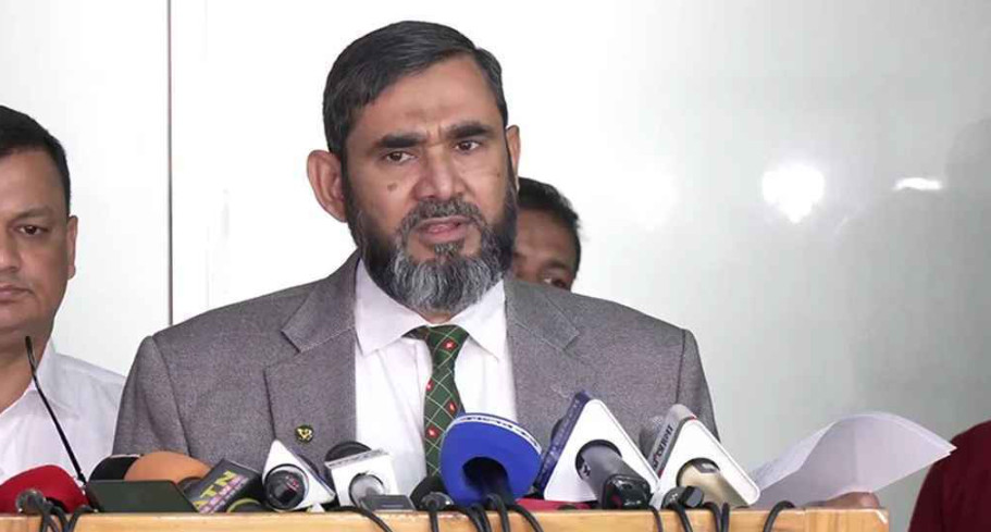 প্রবাসীদের বাদ দিয়ে অন্তর্ভুক্তিমূলক নির্বাচন হয় কীভাবে: প্রশ্ন ইসি সানাউল্লাহর