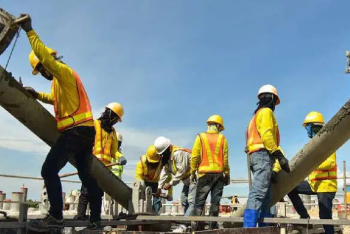 দুর্নীতির কারণে সংকুচিত হচ্ছে শ্রমবাজার