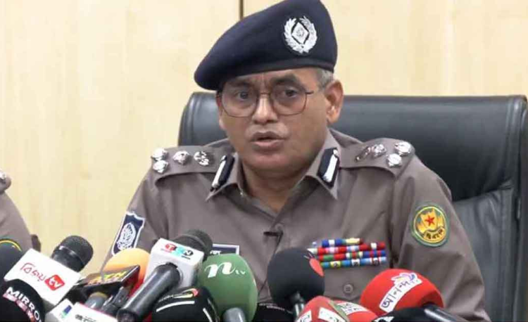 ওসমান হাদির ওপর হামলাকারী মূল আসামি দেশেই আছে: ডিএমপি