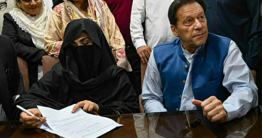 ইমরান খান ও বুশরা বিবির ১৭ বছরের কারাদণ্ড