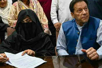 ইমরান খান ও বুশরা বিবির ১৭ বছরের কারাদণ্ড