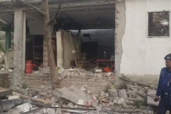 কেরানীগঞ্জে মাদরাসা ভবনে ভয়াবহ বিস্ফোরণ; আহত ৪