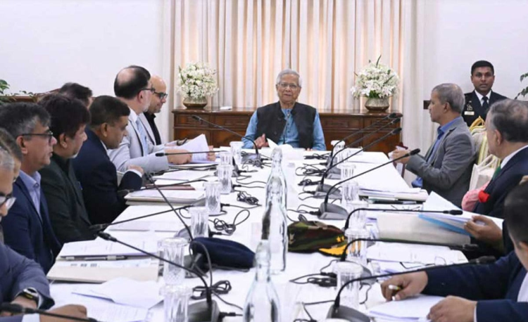 নির্বাচনকে সামনে রেখে সাইবার নিরাপত্তা জোরদারের নির্দেশ প্রধান উপদেষ্টার