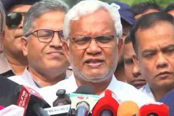 খালেদা জিয়া সুস্থ হয়ে উঠবেন, গুজবে কান দেবেন না: ডা. জাহিদ হোসেন