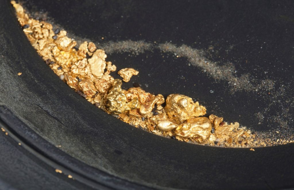 ইরানে মিলল বিশাল সোনার মজুত; অর্থনীতিতে নতুন প্রাণের সঞ্চার