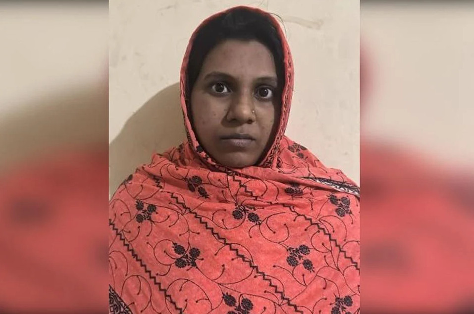 ঈশ্বরদীতে আট কুকুরছানা হত্যার ঘটনায় অভিযুক্ত নিশি খাতুন গ্রেফতার