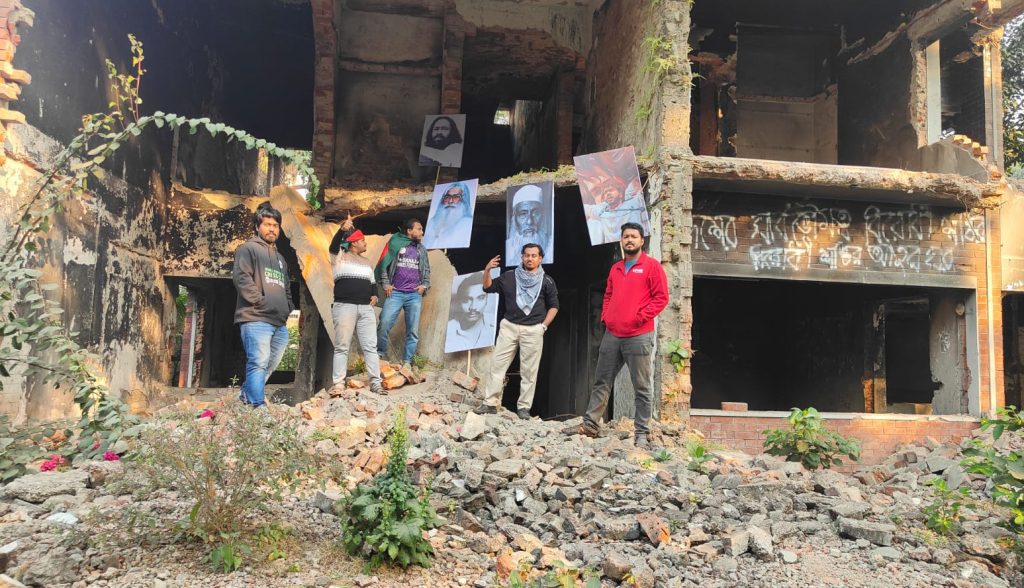 ধানমন্ডি বত্রিশে ঝুলানো হলো ভাসানী ও হাদির ছবি