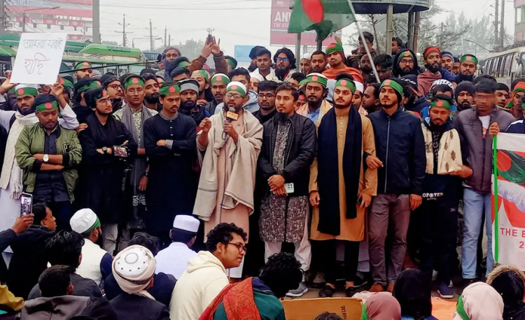 হাদি হত্যার বিচার দাবিতে ঢাকা-বরিশাল মহাসড়ক অবরোধ