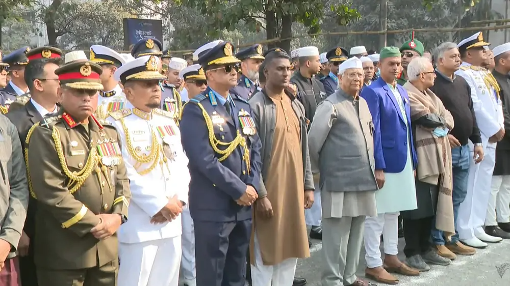 খালেদা জিয়ার জানাজায় অংশ নিয়েছেন প্রধান উপদেষ্টা