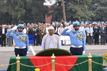 এ কে খন্দকারের জানাজায় প্রধান উপদেষ্টার অংশগ্রহণ