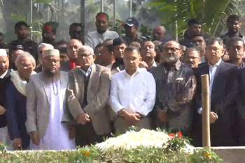 শহীদ ওসমান হাদির কবর জিয়ারত করলেন তারেক রহমান