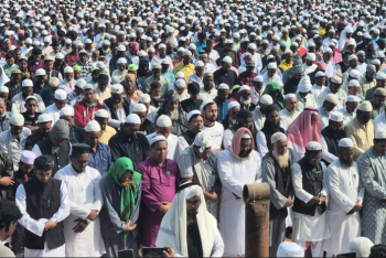 প্রস্তাবিত বাবরি মসজিদে প্রথম জুমায় লাখো মানুষের ভিড়