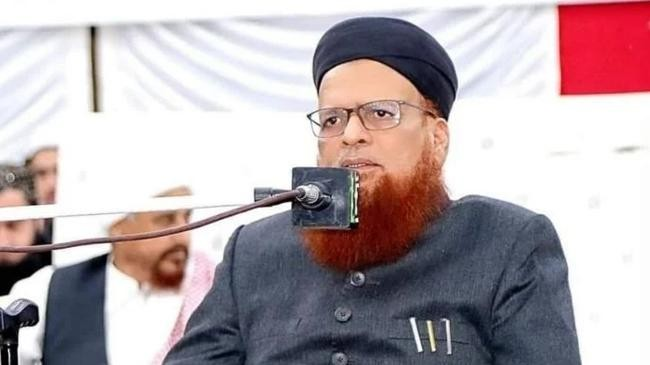 পাক সেনাপ্রধানকে আজীবন দায়মুক্তি ইসলামি নীতির পরিপন্থী: মুফতী ত্বকী উসমানী