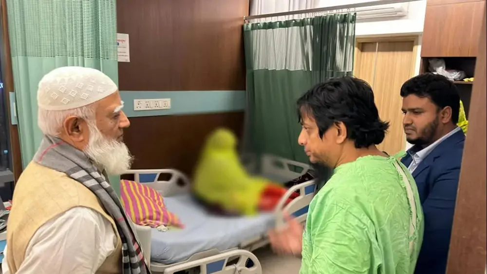 হাদির অসুস্থ মায়ের খোঁজ নিতে হাসপাতালে গেছেন জামায়াত আমির