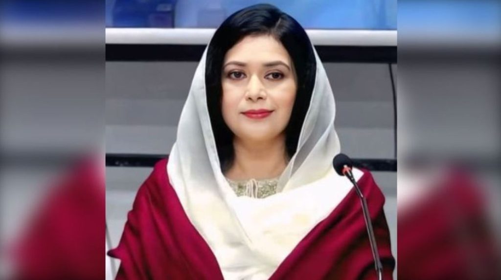 খালেদা জিয়াকে দেখতে এভারকেয়ার হাসপাতালে পৌঁছেছেন জুবাইদা রহমান