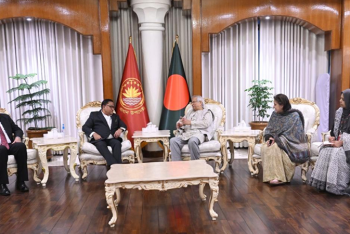 আঞ্চলিক নেতাদের সার্ককে জাগ্রত করার আহ্বান প্রধান উপদেষ্টার