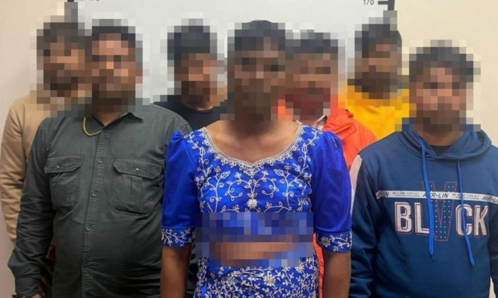 কুয়েতে নারীর পোশাক পরে অশ্লীল অঙ্গভঙ্গি, ৭ ভারতীয় গ্রেফতার