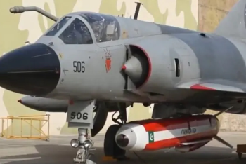 নিজস্ব প্রযুক্তিতেই ৬০০ কিমি পাল্লার ক্ষেপণাস্ত্রের সফল উৎক্ষেপণ পাকিস্তানের