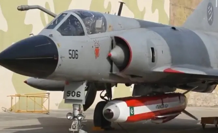 নিজস্ব প্রযুক্তিতেই ৬০০ কিমি পাল্লার ক্ষেপণাস্ত্রের সফল উৎক্ষেপণ পাকিস্তানের