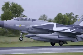 পাকিস্তানের জেএফ-১৭ কিনছে ১৩ দেশ, আগ্রহী আরও ৬ দেশ