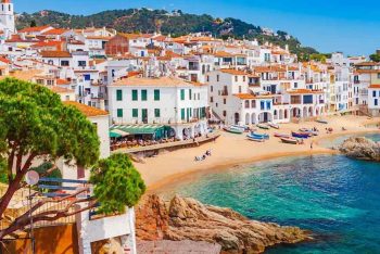 অবৈধ অভিবাসীদের বড় সুখবর দিলো স্পেন