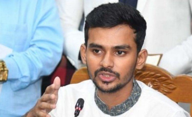 ১৭ বছর লন্ডনে ছিলেন, আগে বাস থেকে নেমে হেঁটে দেখুন: আসিফ মাহমুদ