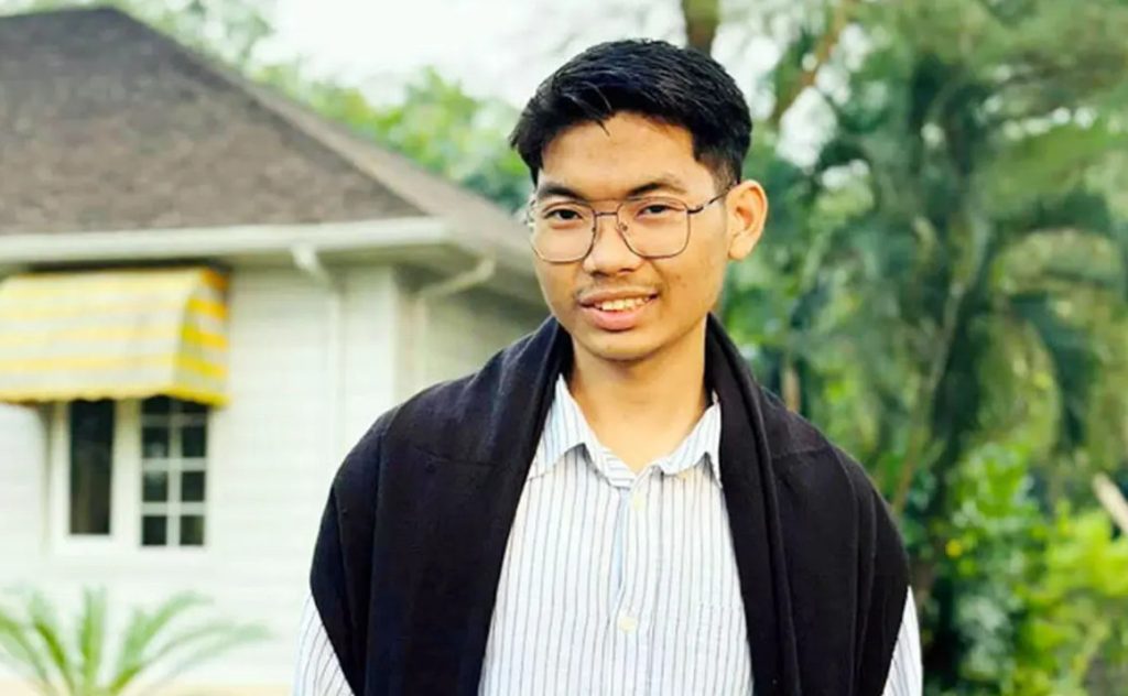 ডাকসু থেকে পদত্যাগের সিদ্ধান্ত নিলেন সর্বমিত্র চাকমা